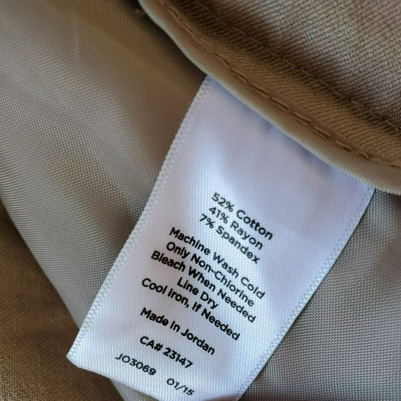 Talbots Curvy Capri Khaki Pants, Size 8, Beige Cream, Zip Pockets - Picture 5 of 8